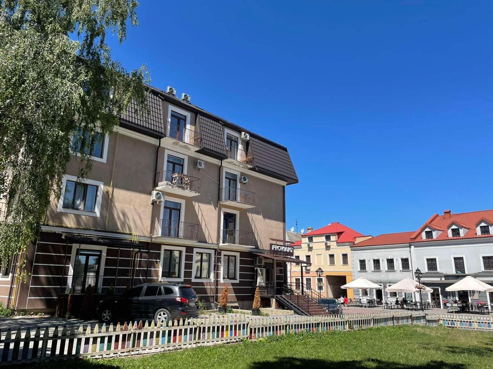 Apartamento «Гори́Ще На Площі Польський Ринок» Kamianets-Podilskyi Exterior foto