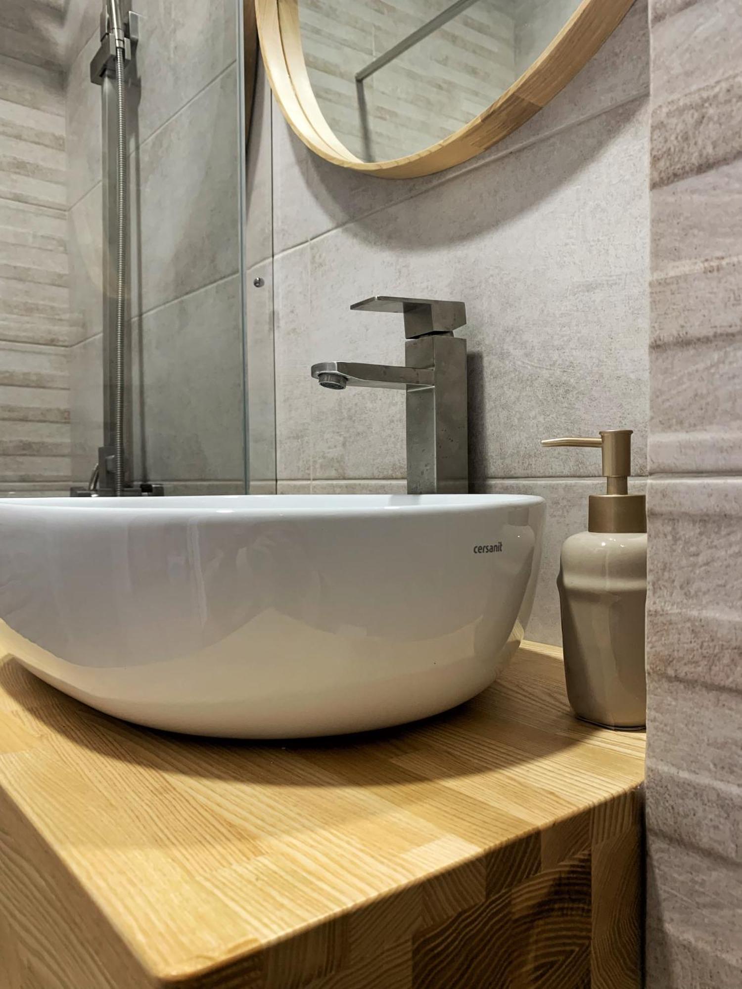 Apartamento «Гори́Ще На Площі Польський Ринок» Kamianets-Podilskyi Habitación foto